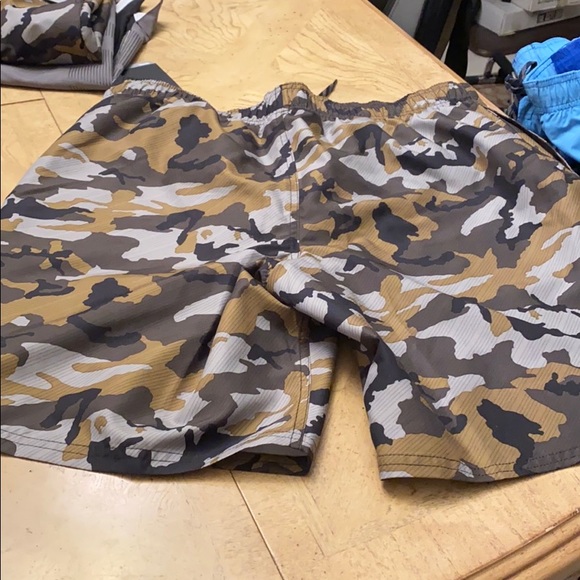 Nike 9” Swim Trunks NWT - Picture 5 of 9